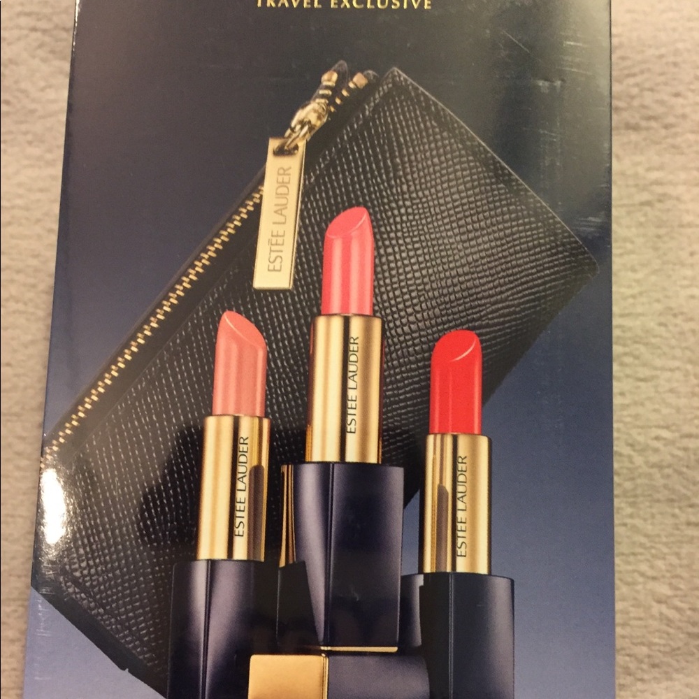 Estée Lauder New Lipsticks & Makeup Bag